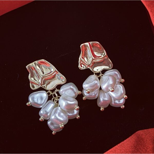 Baroque Pearls Dangle - Image 3