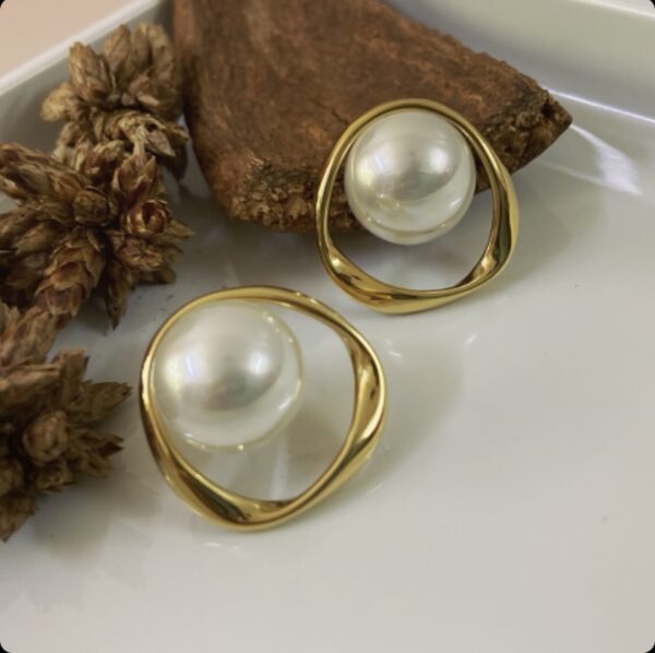 Gold Pearl Studs