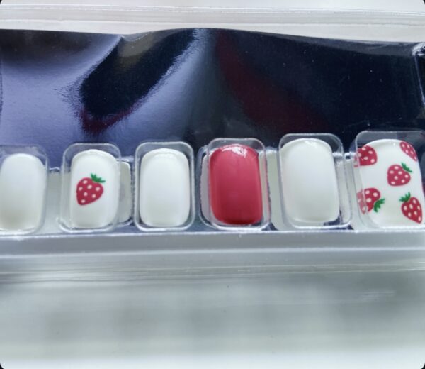 Strawberry Nail Art - Image 3