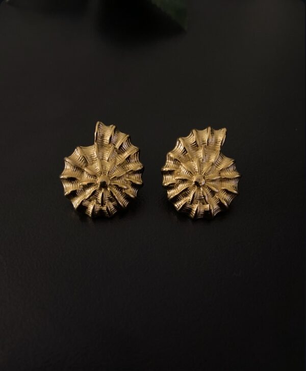 Shell Studs