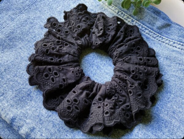 Chikankari Scrunchies - Image 4