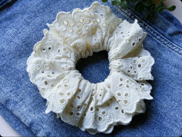 Chikankari Scrunchies - Image 2