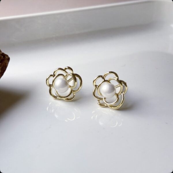 Camellia Pearl Stud - Image 2